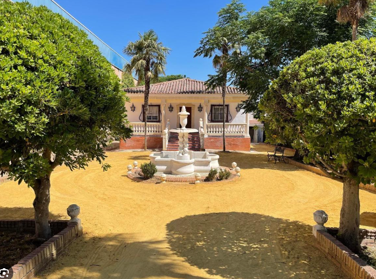 chalet villa obispo lucena